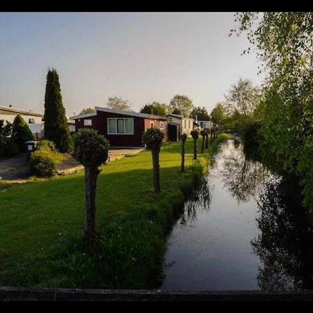 Cozy Chalet In Opmeer Near Amsterdam And Beach Esterno foto