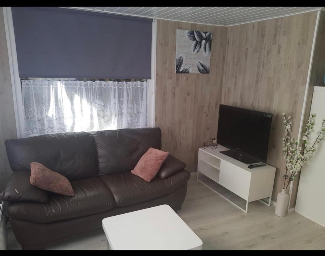 Cozy Chalet In Opmeer Near Amsterdam And Beach Esterno foto