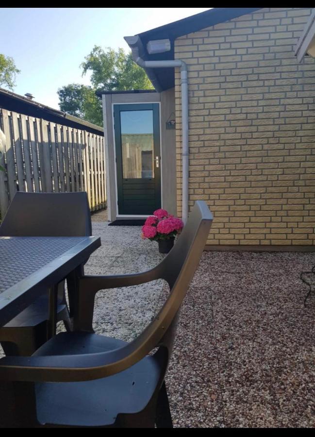 Cozy Chalet In Opmeer Near Amsterdam And Beach Esterno foto