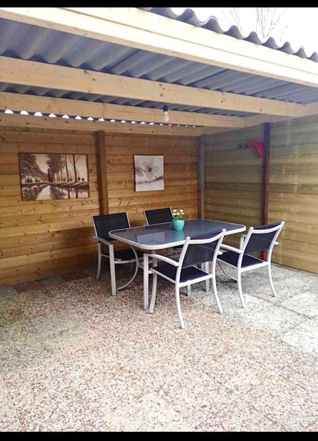 Cozy Chalet In Opmeer Near Amsterdam And Beach Esterno foto